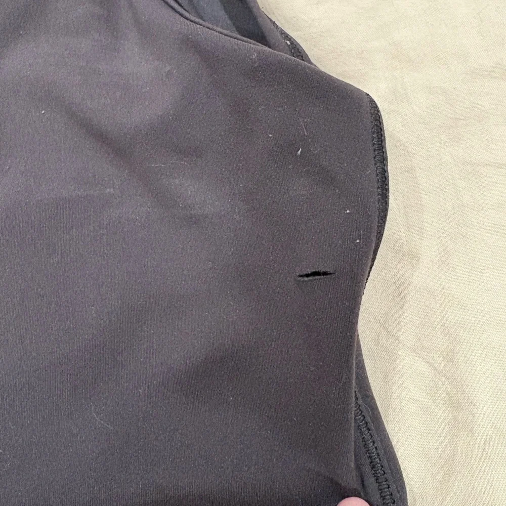 Lululemon Power Pivot Tank in Black Size 12 - Picture 3 of 3